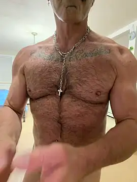 Snapshot of DaddySnowXX chatting on 05-13-26, 02:53 DaddySnowXX online show from 05-13-26, 02:53