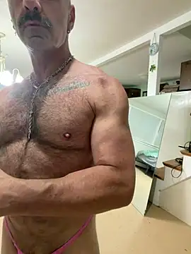 Snapshot of DaddySnowXX chatting on 05-14-26, 04:30 DaddySnowXX online show from 05-14-26, 04:30