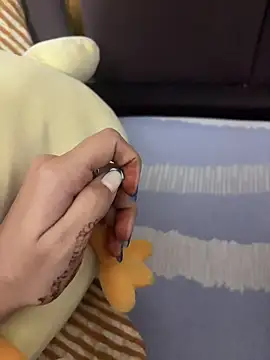 Snapshot of HotIndianCouple__8 chatting on 10-23-25, 11:24 HotIndianCouple 8 online show from 10-23-25, 11:24