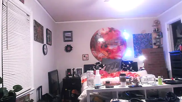 Snapshot of trash4cash chatting on 01-31-25, 01:43 trash4cash online show from 01-31-25, 01:43