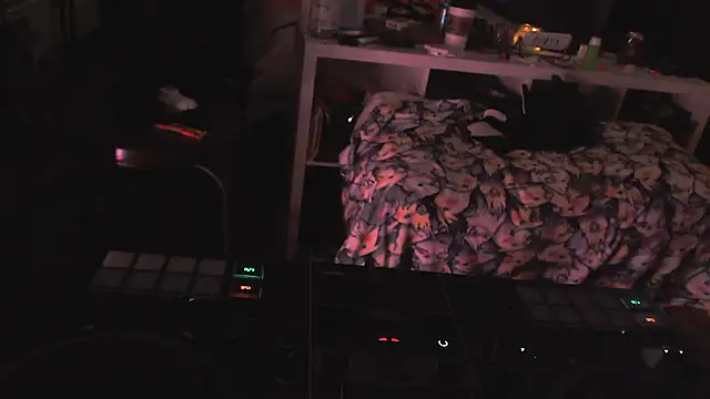 Snapshot of trash4cash chatting on 01-31-25, 04:47 trash4cash online show from 01-31-25, 04:47