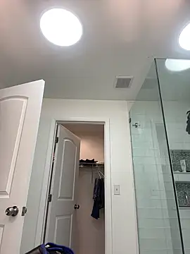 Snapshot of trash4cash chatting on 02-27-25, 11:48 trash4cash online show from 02-27-25, 11:48