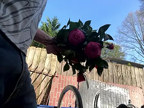 Snapshot of trash4cash chatting on 03-07-25, 09:06 trash4cash online show from 03-07-25, 09:06