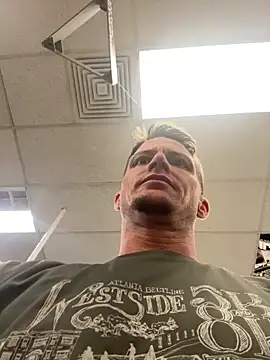 Snapshot of trash4cash chatting on 03-10-25, 02:48 trash4cash online show from 03-10-25, 02:48