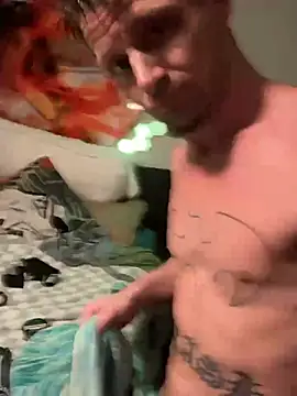 Snapshot of trash4cash chatting on 03-22-25, 10:28 trash4cash online show from 03-22-25, 10:28