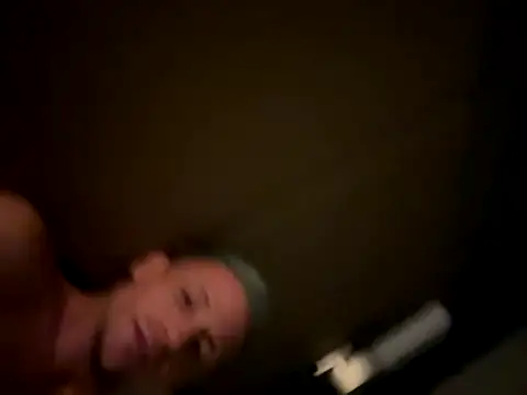 Snapshot of trash4cash chatting on 09-09-25, 08:03 trash4cash online show from 09-09-25, 08:03