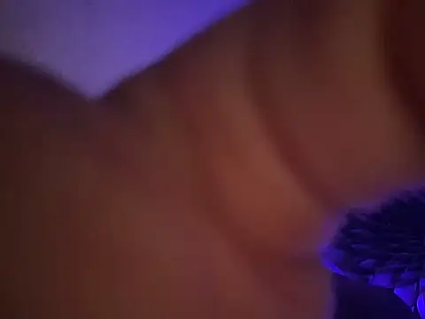 Snapshot of trash4cash chatting on 09-25-25, 03:16 trash4cash online show from 09-25-25, 03:16