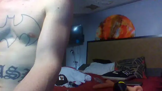 Snapshot of trash4cash chatting on 10-19-25, 05:57 trash4cash online show from 10-19-25, 05:57