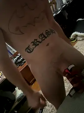 Snapshot of trash4cash chatting on 11-17-25, 09:31 trash4cash online show from 11-17-25, 09:31