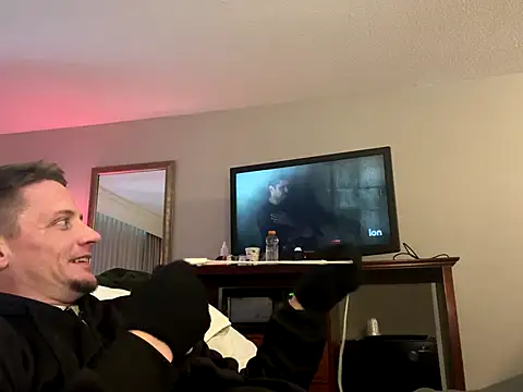 Snapshot of trash4cash chatting on 12-21-25, 07:43 trash4cash online show from 12-21-25, 07:43