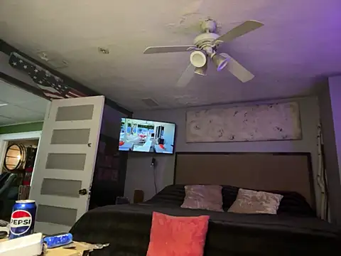 Snapshot of trash4cash chatting on 02-12-26, 06:30 trash4cash online show from 02-12-26, 06:30