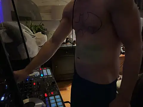 Snapshot of trash4cash chatting on 02-14-26, 05:26 trash4cash online show from 02-14-26, 05:26