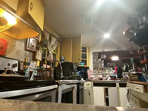 Snapshot of trash4cash chatting on 02-18-26, 01:34 trash4cash online show from 02-18-26, 01:34