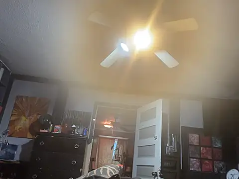 Snapshot of trash4cash chatting on 02-26-26, 06:18 trash4cash online show from 02-26-26, 06:18