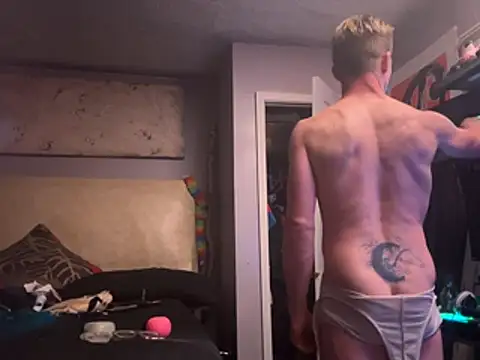 Snapshot of trash4cash chatting on 03-08-26, 02:04 trash4cash online show from 03-08-26, 02:04