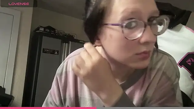 YandereDemon online show from 10-07-25, 06:16