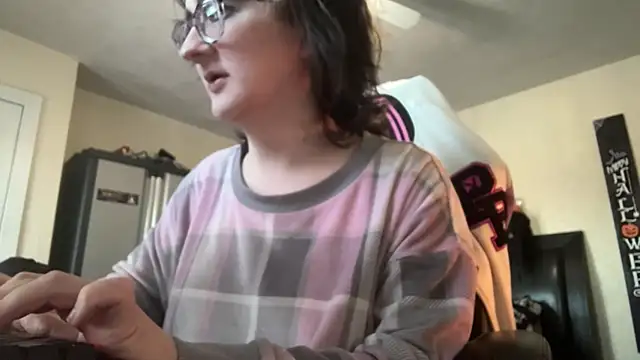 YandereDemon online show from 12-16-25, 01:38