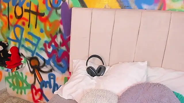 Liana Bernocchi online show from 02-28-26, 08:32