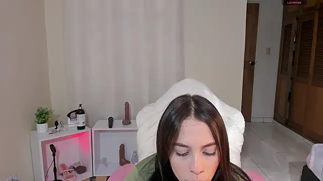 shanakendal2 online show from 03-22-25, 08:26