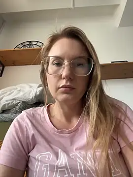 Vanilladreams online show from 05-14-26, 04:03