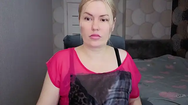 Snapshot of natusik chatting on 06-14-26, 10:23 natusik online show from 06-14-26, 10:23