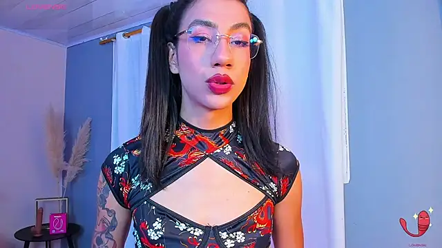 sofiaa grey  online show from 10-28-25, 12:30