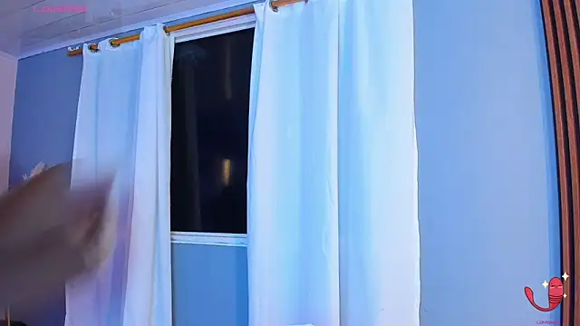 sofiaa grey  online show from 11-07-25, 01:00