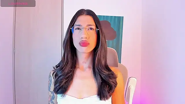 sofiaa grey  online show from 02-25-26, 02:05