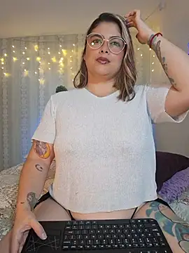 Juliietha servas online show from 03-18-26, 10:02