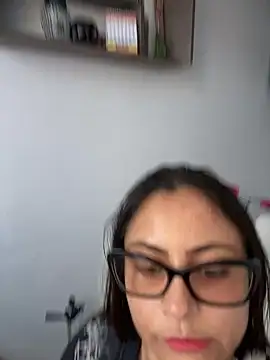 Snapshot of Sol_biglips chatting on 03-05-25, 04:24 Sol biglips online show from 03-05-25, 04:24