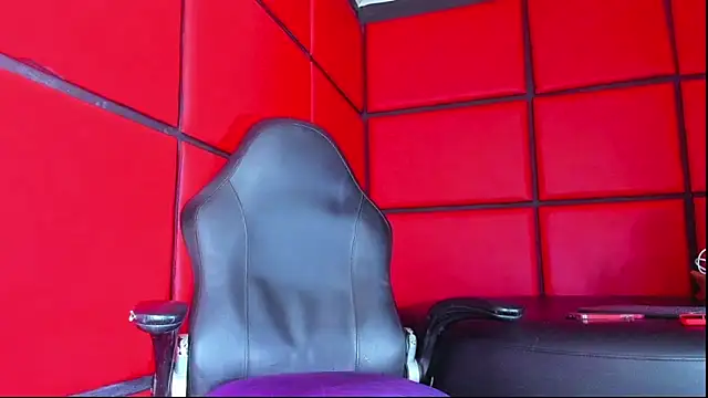 Haileybieberr online show from 02-20-26, 09:48