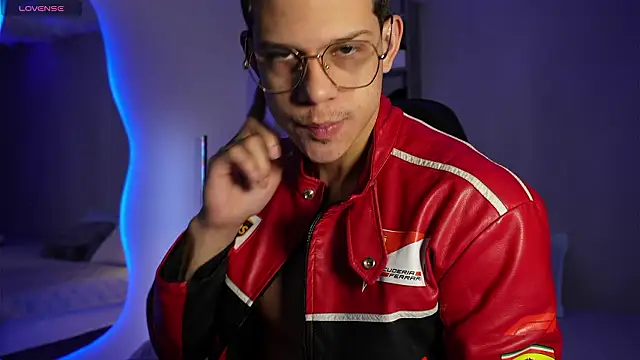 Snapshot of MarcoSullivan chatting on 02-11-26, 01:27 MarcoSullivan online show from 02-11-26, 01:27