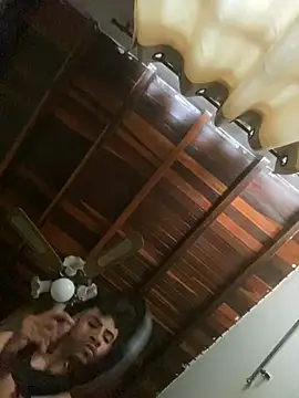 Snapshot of tom_thick chatting on 01-19-25, 06:53 tom thick online show from 01-19-25, 06:53