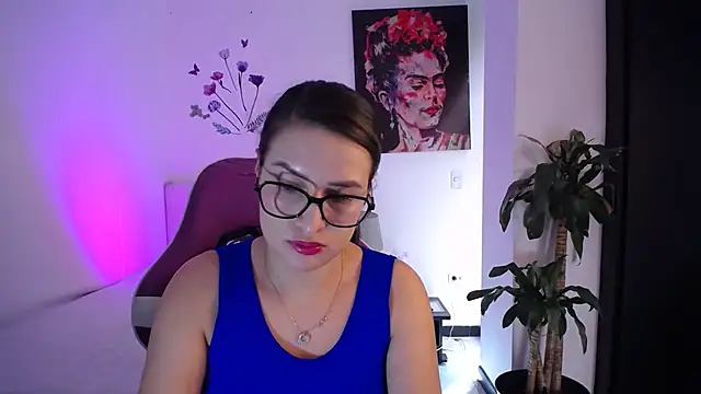 esmeraldaa230 online show from 03-20-26, 07:30