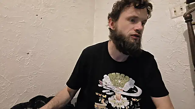 Snapshot of Talenjames4 chatting on 03-04-26, 08:15 Talenjames4 online show from 03-04-26, 08:15