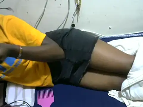 Snapshot of Ma-yolo001 chatting on 02-15-25, 06:01 Ma-yolo001 online show from 02-15-25, 06:01