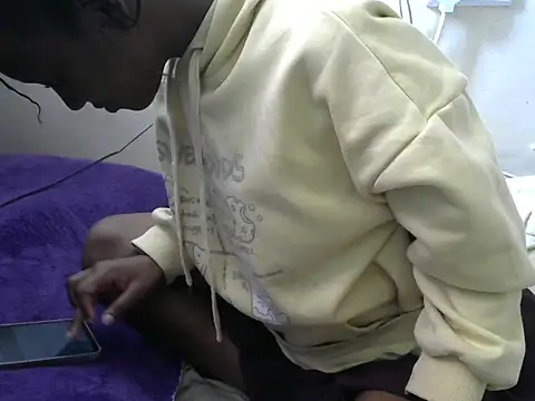 Snapshot of Ma-yolo001 chatting on 10-06-25, 09:18 Ma-yolo001 online show from 10-06-25, 09:18