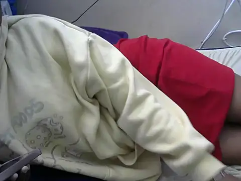 Snapshot of Ma-yolo001 chatting on 10-13-25, 08:47 Ma-yolo001 online show from 10-13-25, 08:47