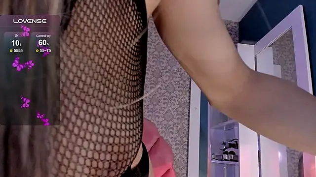 Snapshot of Samantha_cp_ chatting on 02-19-25, 12:22 Samantha cp online show from 02-19-25, 12:22