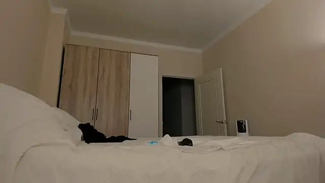 Snapshot of CharlotteWells chatting on 03-15-25, 05:26 CharlotteWells online show from 03-15-25, 05:26