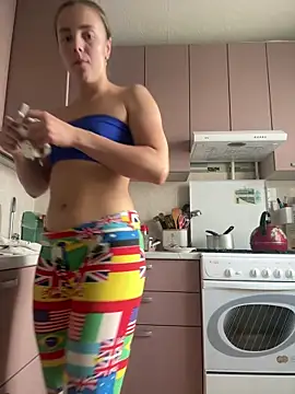 Snapshot of AlisaKissss chatting on 09-15-25, 07:30 AlisaKissss online show from 09-15-25, 07:30