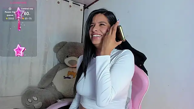 Snapshot of _elektrah chatting on 11-25-25, 11:49 elektrah online show from 11-25-25, 11:49