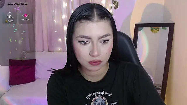 mily thomson b  online show from 06-12-26, 10:52