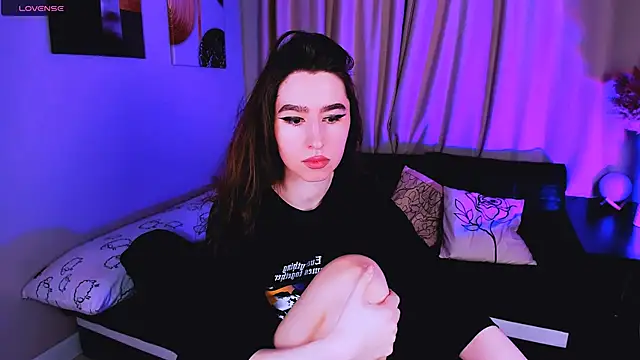 Snapshot of Lily_xBabe chatting on 03-08-25, 08:44 Lily xBabe online show from 03-08-25, 08:44