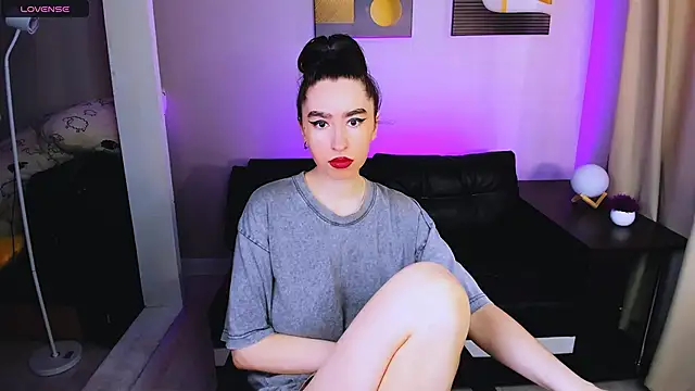 Snapshot of Lily_xBabe chatting on 06-11-26, 03:32 Lily xBabe online show from 06-11-26, 03:32
