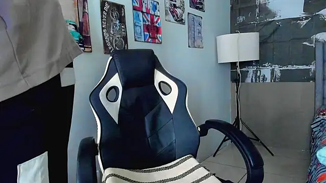 jaden 98  online show from 07-17-26, 06:02
