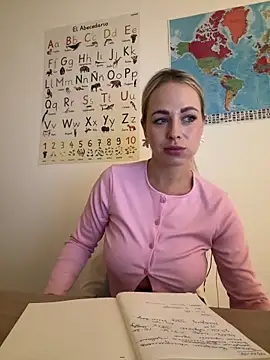 streetdoll online show from 01-13-25, 07:21