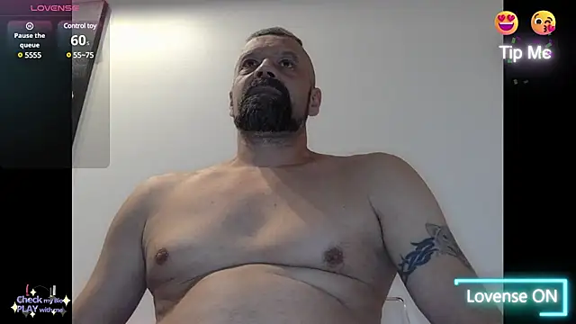 Snapshot of northman1977 chatting on 12-03-24, 03:33 northman1977 online show from 12-03-24, 03:33