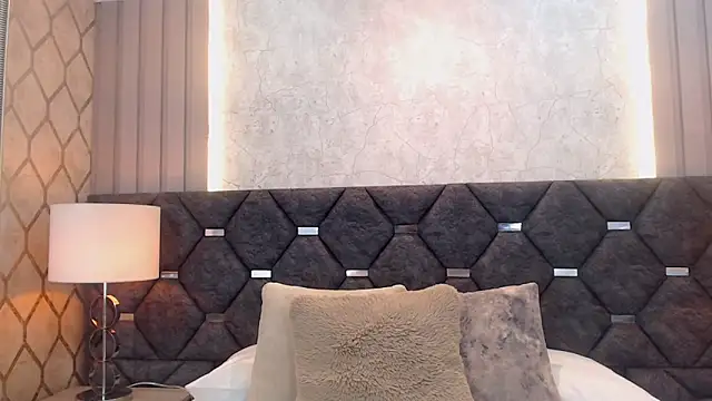 ThaniaJones online show from 04-22-26, 11:56