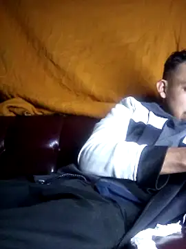 aL3JanDro93 online show from 04-30-26, 03:57